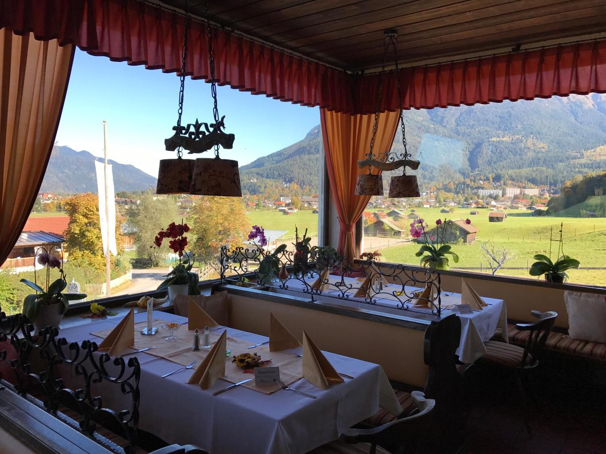 Hotel Restaurant Hausberg 가르미슈파르텐키르헨 외부 사진